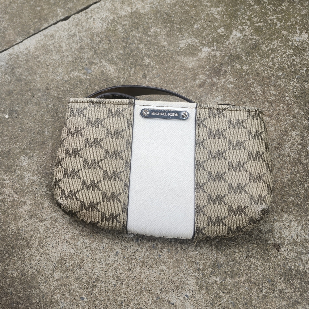Michael Kors | Beige & White Belt Clutch Bag
